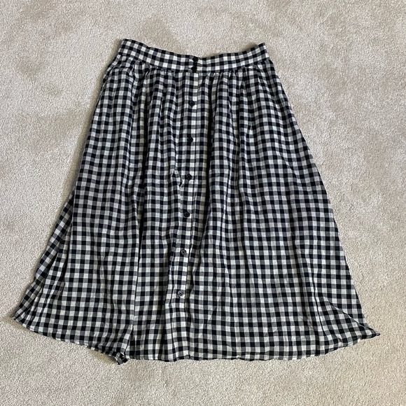 Who What Wear Dresses & Skirts - Gingham black and white skirt with pockets size small